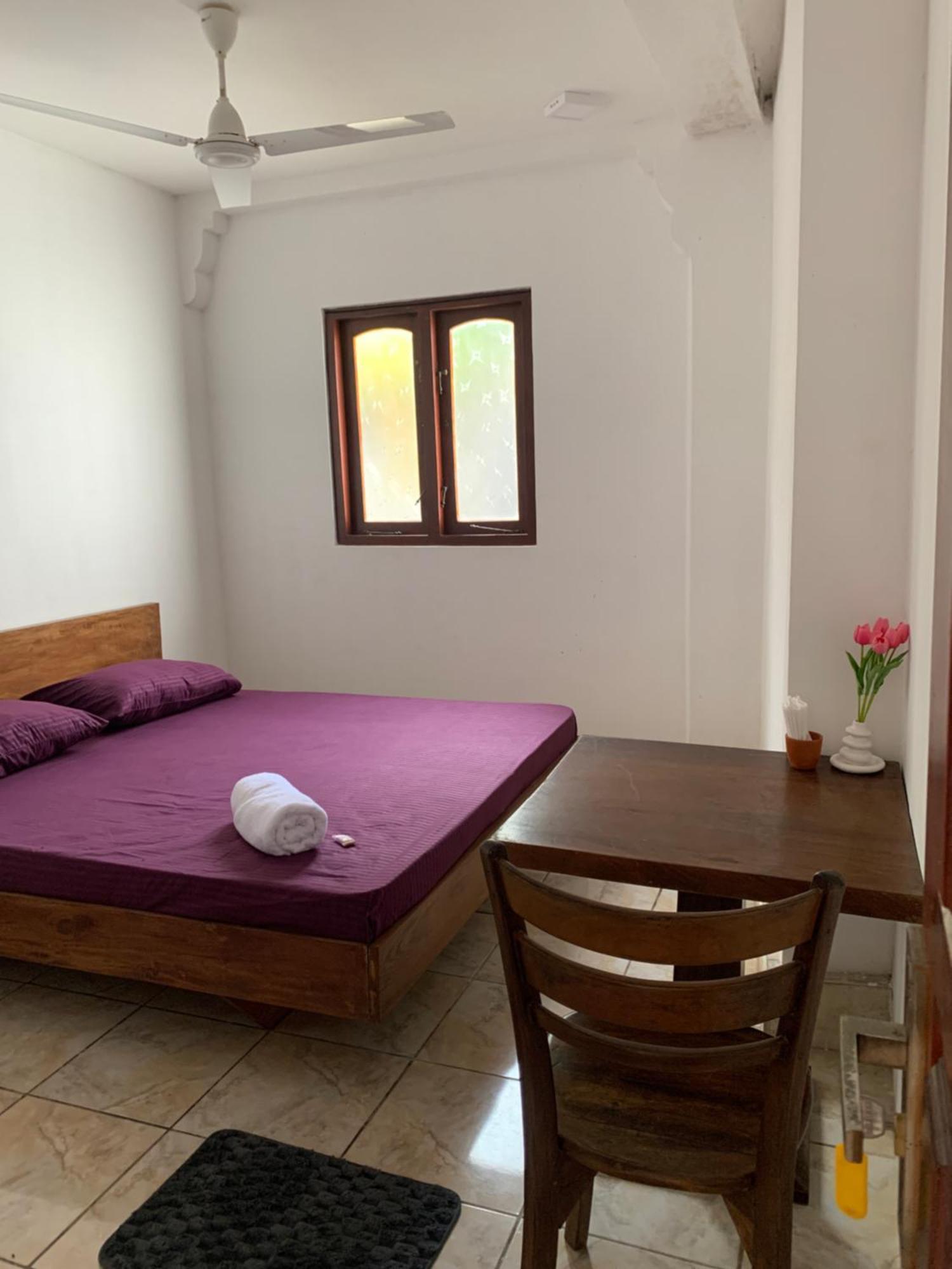 La Fiesta Bed & Breakfast Уелигама Екстериор снимка