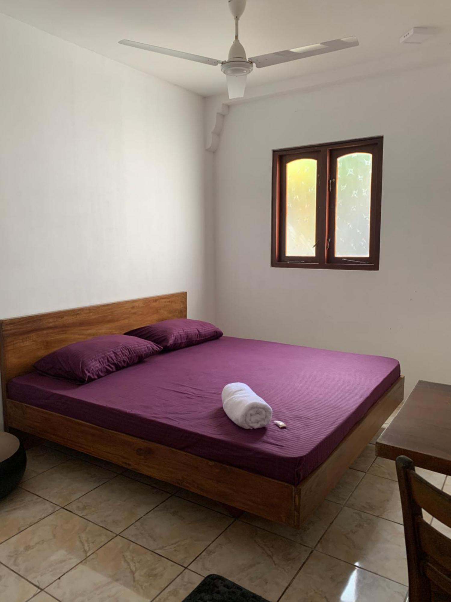 La Fiesta Bed & Breakfast Уелигама Екстериор снимка