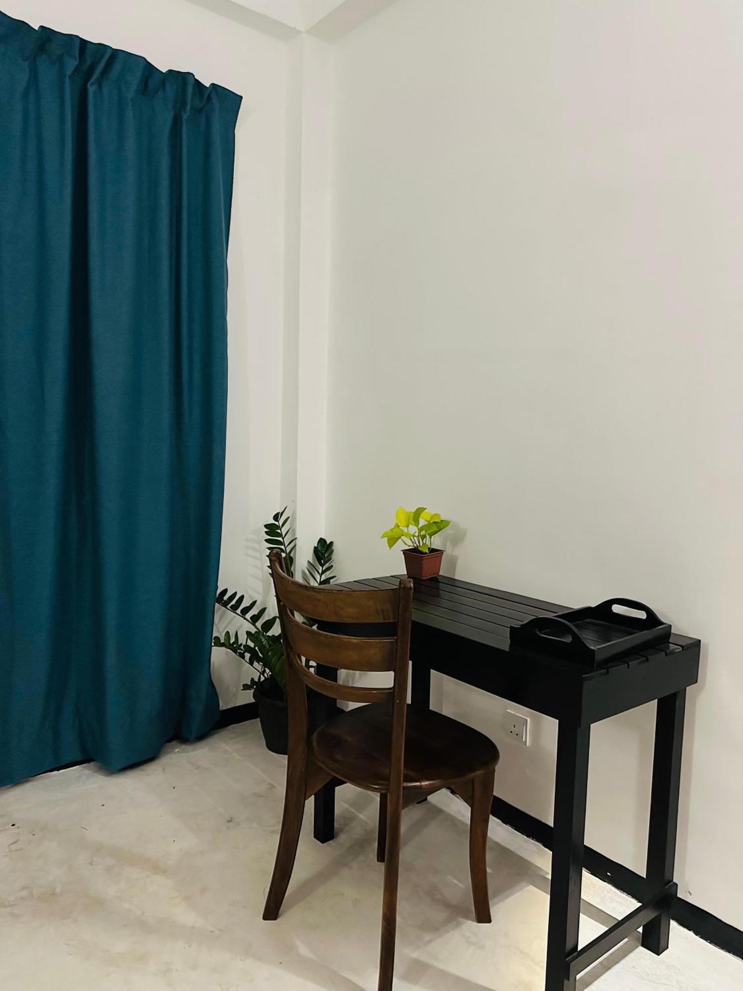 La Fiesta Bed & Breakfast Уелигама Екстериор снимка